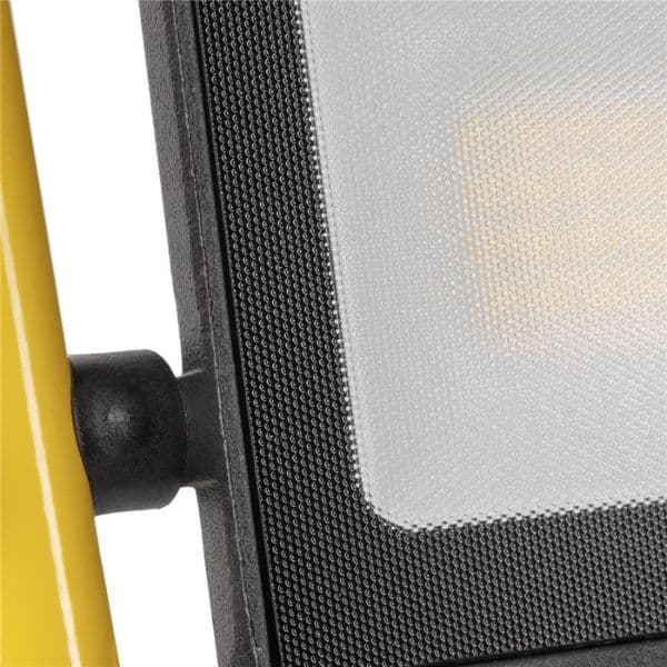 Prémiový přenosný LED reflektor 20W 2000lm, denní, do zásuvky, mlžné sklo, 3 roky - náhled 4
