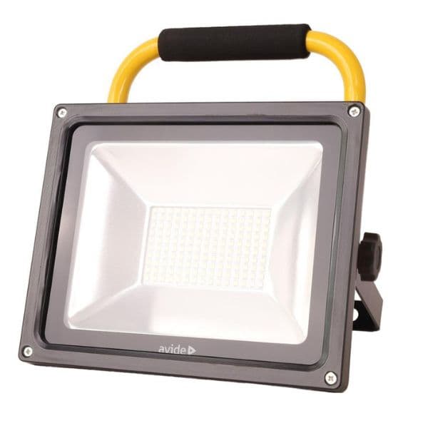 Přenosný USB nabíjecí LED reflektor 30W 2100lm, denní, stmívatelný vypínačem, 3 roky zár. - náhled 2