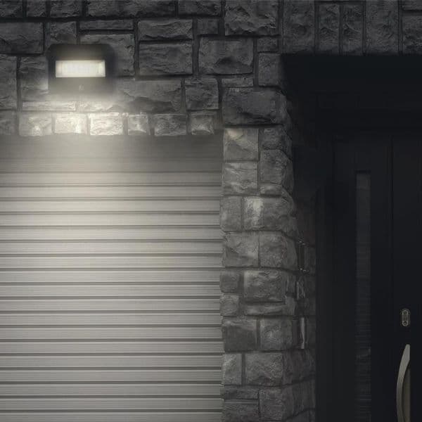 Výkonný solární LED reflektor s čidlem pohybu 15W 1300lm denní, vyměnitelný akumulátor, DO - náhled 5